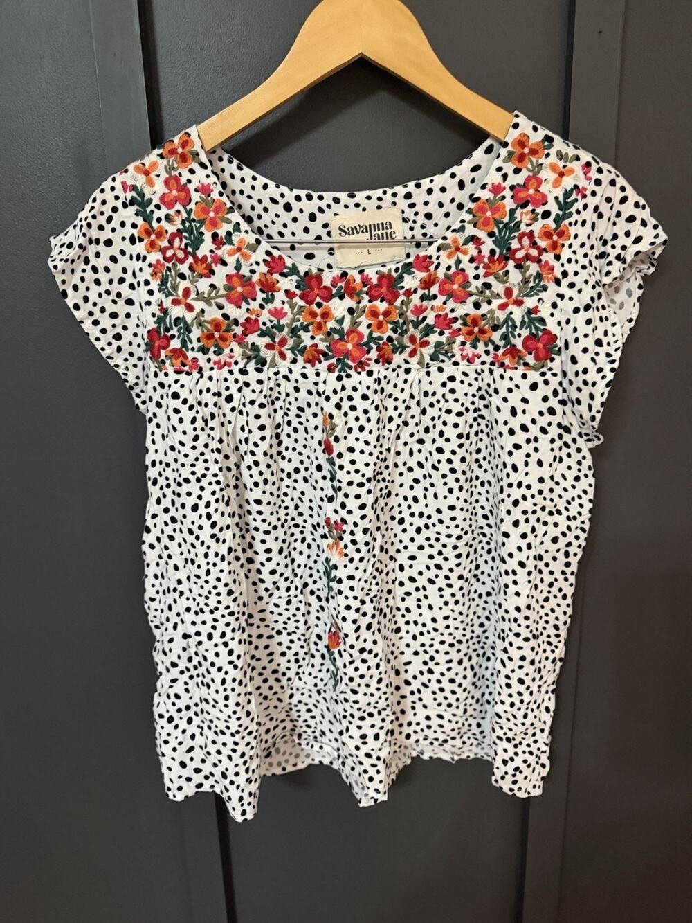 Savanna Jane White Leopard Floral Embroidered V-Neck Flutter Sleeve Top Large